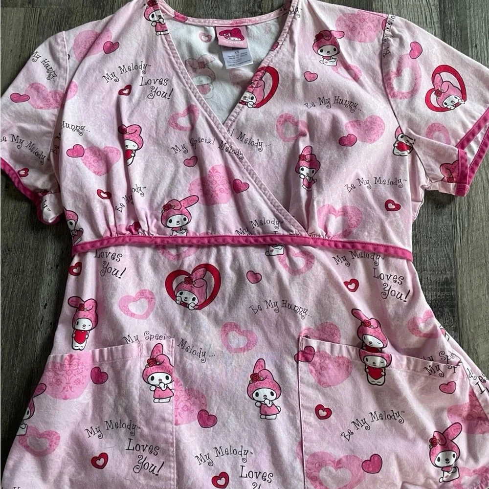 My Melody Scrub Top - Picture 3 of 3